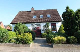 Einfamilienhaus kaufen in 24783 Osterrönfeld, Großzügiges Einfamilienhaus mit vermietetem Obergeschoss