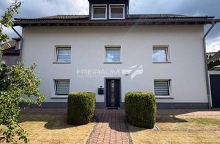 Haus kaufen in 57250 Netphen, FREIRAUM4 +++ Solides Zweifamilienhaus in sonniger und zentraler Lage