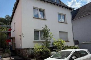 Anlageobjekt in 56076 Koblenz, Gelegenheit: Mehrfamilienhaus mit 3 Wohneinheiten und 1 Garage, Koblenz‑Pfaffendorf.