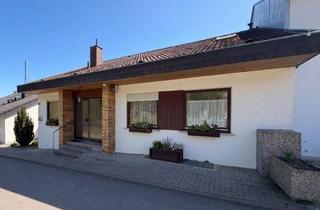 Haus kaufen in 75395 Ostelsheim, Charmantes Reihenendhaus mit Ausblick und Potenzial in Ostelsheim