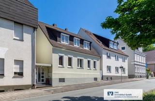 Einfamilienhaus kaufen in 33175 Bad Lippspringe, Renovierungsbedürftiges Einfamilienhaus mit charmantem Innenhof