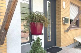 Einfamilienhaus kaufen in 69151 Neckargemünd, Attraktives Einfamilienhaus mit großer Einliegerwohnung in Traumlage