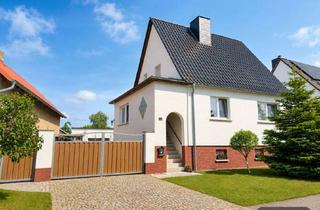Einfamilienhaus kaufen in Lunauer Str. 16A, 39638 Jerchel, Gepflegtes Einfamilienhaus mit großzügigem Grundstück, Doppelgarage und idyllischem Garten