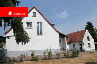 Doppelhaushälfte kaufen in 65760 Eschborn, Kleinere süße Doppelhaushälfte mit Charme - größeres Grundstück, Nebengebäude, zum Sanieren