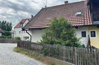 Haus kaufen in 84076 Pfeffenhausen, Sanierungsobjekt mit Entwicklungspotenzial für Investoren in Pfeffenhausen