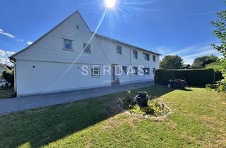Doppelhaushälfte kaufen in 95111 Rehau, Großzügige Doppelhaushälfte mit Gartenparadies und zwei Garagen