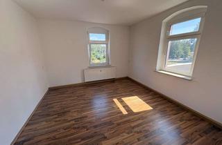Wohnung mieten in Pflockenstraße 40, 09376 Oelsnitz, Wohnen mit Charakter: 3-Zimmer-Wohnung in Oelsnitz