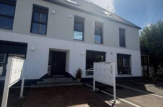 Wohnung mieten in Bahnhofstraße, 89359 Kötz, Lichtdurchflutete 1-Zimmer-Dachgeschosswohnung | 2024 saniert | Neue Einbauküche | Ruhige Lage
