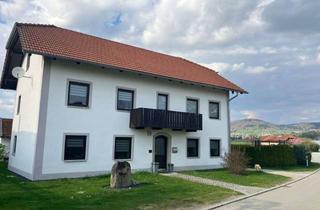 Haus kaufen in 94107 Untergriesbach, Großzügiges Wohnhaus mit Pool, 945 m² Grundstück & Ausbaupotenzial in Untergriesbach-Leizesberg