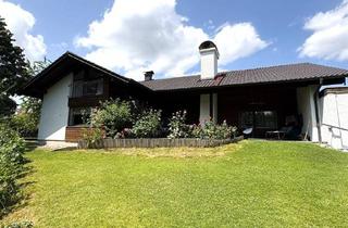 Mehrfamilienhaus kaufen in 83064 Raubling, EFH mit Einlieger-Whg oder nutzbar als ZFH mit herrlichem Ausblick, kleinem Bachlauf und sehr guter Verkehrsanbindung
