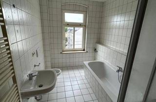 Wohnung mieten in Theodor-Körner-Platz 14, 09130 Chemnitz, Am Park! Großzügige 3-Zi. mit Aufzug, Laminat, Wanne und Dusche! EBK mgl.