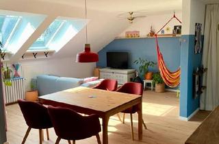 Wohnung kaufen in 47809 Krefeld, Krefeld - Helle Dachgeschoss-Eigentumswohnung in Burg-Nähe - von Privat