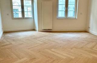 Wohnung kaufen in 42105 Wuppertal, Wuppertal - Hochwertig sanierte 4-Zimmer-Wohnung mit Balkon