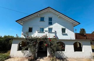 Haus kaufen in 88605 Meßkirch, Meßkirch - Hofstelle mit Zweifamilienhaus Scheune Pool Brunnen Tierhaltung