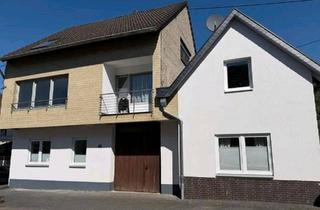 Haus kaufen in 53506 Hönningen, Hönningen - Attraktives 4-Parteien-Haus in Hönningen