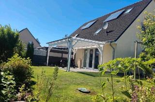 Doppelhaushälfte kaufen in 23936 Grevesmühlen, Grevesmühlen - Doppelhaushälfte mit Garten und Carport