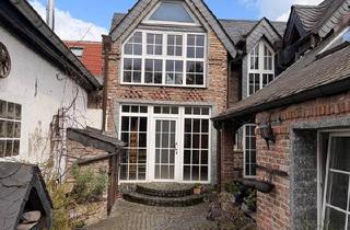 Mehrfamilienhaus kaufen in 50259 Pulheim, Pulheim - Charmantes Mehrfamilienhaus mit Innenhof - Pulheim-Stommeln