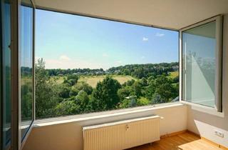 Wohnung kaufen in Württemberger Straße 22, 34131 Bad Wilhelmshöhe, Panoramablick in die Dönche - Dachgeschosswohnung auf der Marbachshöhe zu verkaufen