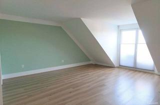 Wohnung mieten in 67549 Neuhausen, Wohnen mit Weitblick: Gemütliche 2-Zimmer-Wohnung unter dem Dach