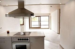 Wohnung mieten in 71083 Herrenberg, Stilvolle, gepflegte 2,5-Zimmer-Wohnung mit Balkon und Einbauküche in Herrenberg