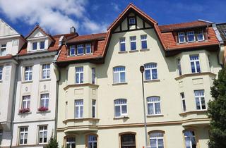 Wohnung mieten in Holzstraße 22, 08412 Werdau, Moderne 2-Raum-DG-Wohnung mit Einbauküche und Balkon in Werdau-West