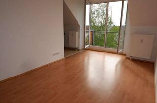 Wohnung mieten in Zeißstraße 19, 09131 Chemnitz, Frei ab 1.11. - INKLUSIVE EBK !!! Helle Dachgeschoss-Whg. mit Süd-Balkon
