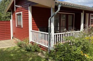 Haus kaufen in 24257 Hohenfelde, Wellenrauschen inklusive - Gepflegtes Ferienhaus fußläufig zur Ostsee