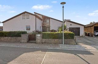 Einfamilienhaus kaufen in 91625 Schnelldorf, Großzügiges, vermietetes Einfamilienhaus mit Einliegerwohnung und großem Garten in Schnelldorf