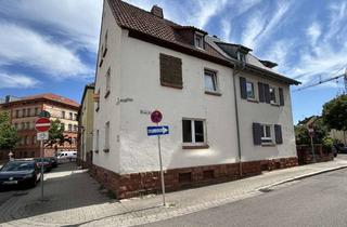 Doppelhaushälfte kaufen in 76829 Landau, Renovierungsbedürftige Doppelhaushälfte mit Hof