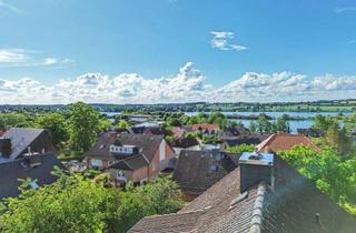 Haus kaufen in 24306 Plön, Seeblick inklusive: Großzügiges Haus mit sonnigem Garten, Garage und Vollkeller