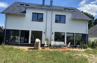 Haus mieten in Große Twiete 43, 25499 Tangstedt, DHH Bj, 2023, EBK, Doppelcarport und mit Blick über Wiesen nach Westen