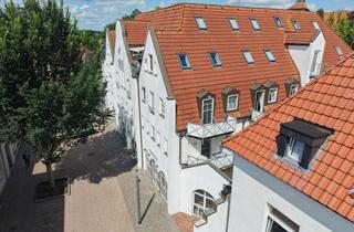 Gewerbeimmobilie kaufen in 26316 Varel, Vielseitige Gewerbeimmobilie mit Entwicklungspotenzial im Zentrum von Varel
