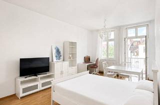 Wohnung kaufen in Herweghstraße 15, 12487 Johannisthal, Bezugsfreie 1-Zimmer Wohnung mit Balkon, Küche und Mobiliar