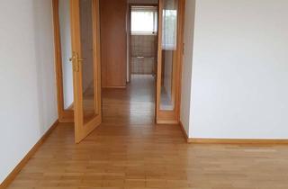 Wohnung mieten in Tiergartenstraße 19, 79807 Lottstetten, Gepflegte 2-Zimmer-Wohnung mit Balkon, hochwertiger Einbauküche und Garage