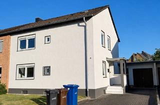 Wohnung mieten in Distelkamp, 51371 Rheindorf, Modernisierte 4-Zimmer-Wohnung auf zwei Ebenen mit eigenem DG-Bad, Terrasse & Gartenmitnutzung