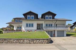 Haus kaufen in 79809 Weilheim, 1- oder 2-Familienwohnhaus mit Traumblick - Terrassen, Keller, Doppelgarage u.v.m. in zentraler Lage