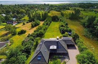 Villa kaufen in 25813 Husum, Traumhafte Lage, opulentes Raumangebot: Diese exklusive Villa an der Nordseeküste steht zum Verkauf.