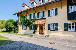 Wohnung kaufen in 83714 Miesbach, Wohnen im Grünen: Charaktervolle 3-Zimmer-Wohnung mit zwei Balkonen und Gartenidylle