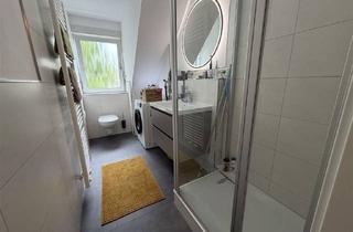 Wohnung kaufen in 90547 Stein, Moderne 2-Zimmer Dachwohnung mit Balkon und Tiefgaragenstellplatz | Gepflegtes MFH in Stein
