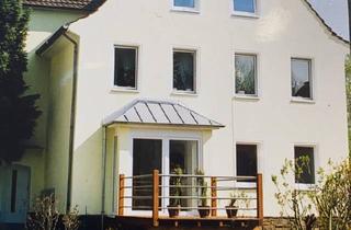 Wohnung kaufen in 51149 Köln, Köln - Bezugsfreie Eigentumswohnung Westhoven 2-3 ZKDB Balkonterrasse