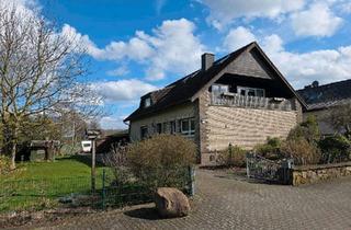 Haus kaufen in 31855 Aerzen, Aerzen - Großzügiges Zweifamilienhaus mit 1385 m² Grundstück und 3 Garagen