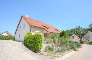 Wohnung kaufen in 91586 Lichtenau, Dachgeschoss-Charme pur: 3 Zimmer Wohnung mit Loggia, tolle Raumhöhen & Carport