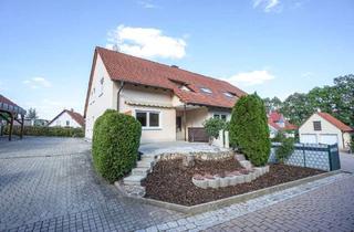 Wohnung kaufen in 91586 Lichtenau, Dachgeschoss-Charme pur: 3 Zimmer Wohnung mit Loggia, tolle Raumhöhen & Carport