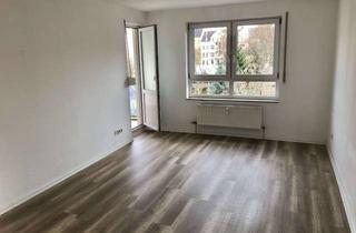 Wohnung kaufen in Bayreuther Straße 8 - 10, 09130 Sonnenberg, Tolle 2- Raum WE mit Balkon/ Fahrstuhl zu vermieten !!
