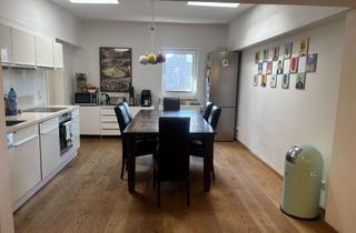 Wohnung kaufen in 47051 Altstadt, TOP 3,5 Zimmer 115qm ETW mit Balkon im Wasserviertel