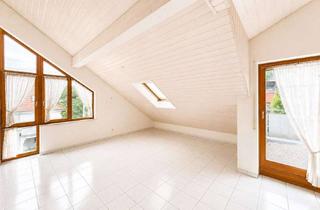 Wohnung kaufen in 73230 Kirchheim, Attraktive 2,5-Zimmer Dachgeschosswohnung mit Balkon und TG-Stellplatz!