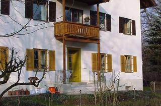 Wohnung mieten in Rodelweg, 82067 Ebenhausen, * Schäftlarn * 3 Zimmer-Wohnung * Küche mit EBK * Bad mit Wanne * Gäste-WC * Balkon * Speicher