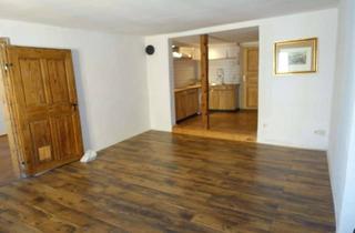 Wohnung mieten in 84559 Kraiburg, Charmante, liebevoll renovierte 3-Zi.-Wohnung im 1. OGs – teilmöbliert & sofort zum Wohlfühlen