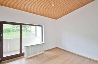 Wohnung mieten in 76532 Oos, Sanierte 3-Zimmer-Dachgeschosswohnung mit traumhafter Dachterrasse und Balkon zu vermieten!