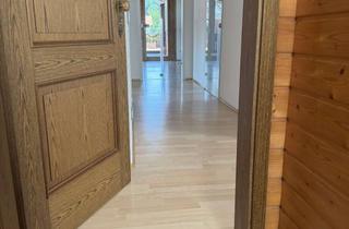 Wohnung mieten in Hohenofener Straße 104, 83026 Pang, 3-Raum-Dachgeschosswohnung mit großer Terrasse und Einbauküche.